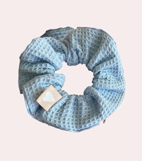 Bonne Nuit Spa Scrunchie has a zipper and adds cuteness and elegance to your spa or everyday routine