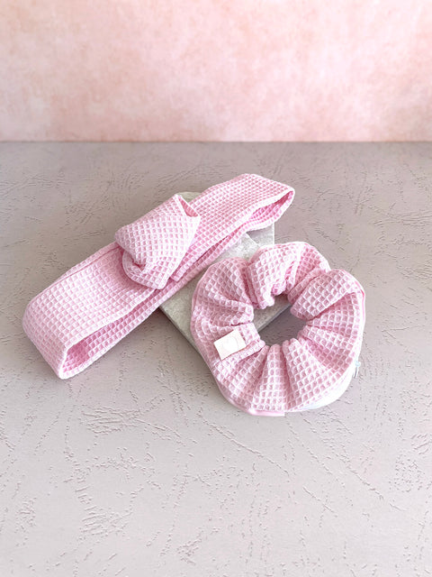 Bonne Nuit Spa Scrunchie has a zipper and adds cuteness and elegance to your spa or everyday routine