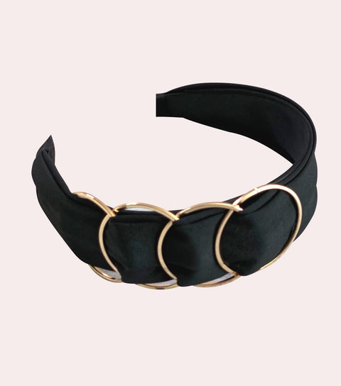 The Anneaux Headband is designed using a soft, and high-class cotton fabric.